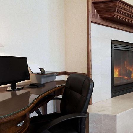 Country Inn & Suites By Radisson Bismarck Waterpark Εξωτερικό φωτογραφία