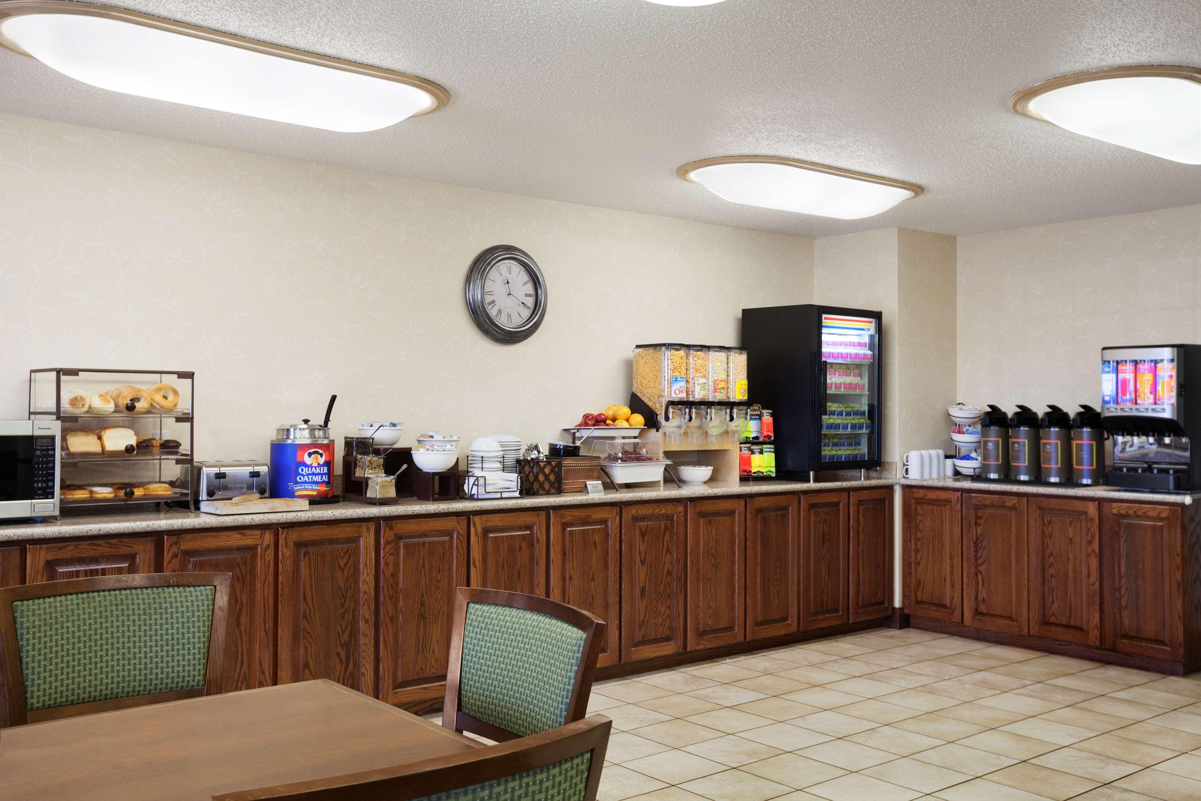 Country Inn & Suites By Radisson Bismarck Waterpark Εξωτερικό φωτογραφία