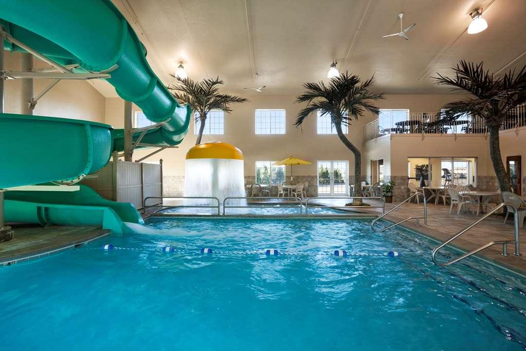 Country Inn & Suites By Radisson Bismarck Waterpark Εξωτερικό φωτογραφία