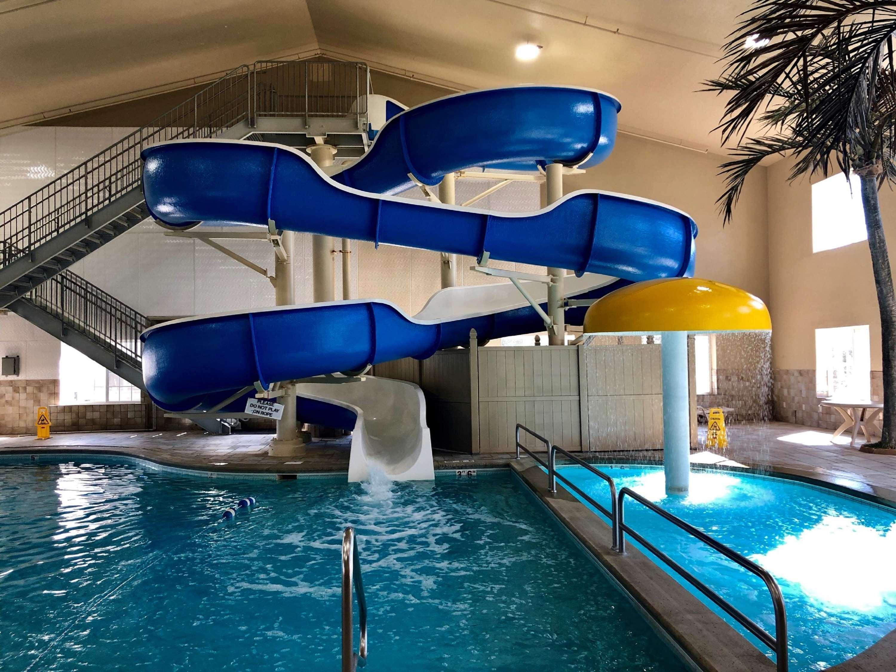 Country Inn & Suites By Radisson Bismarck Waterpark Εξωτερικό φωτογραφία