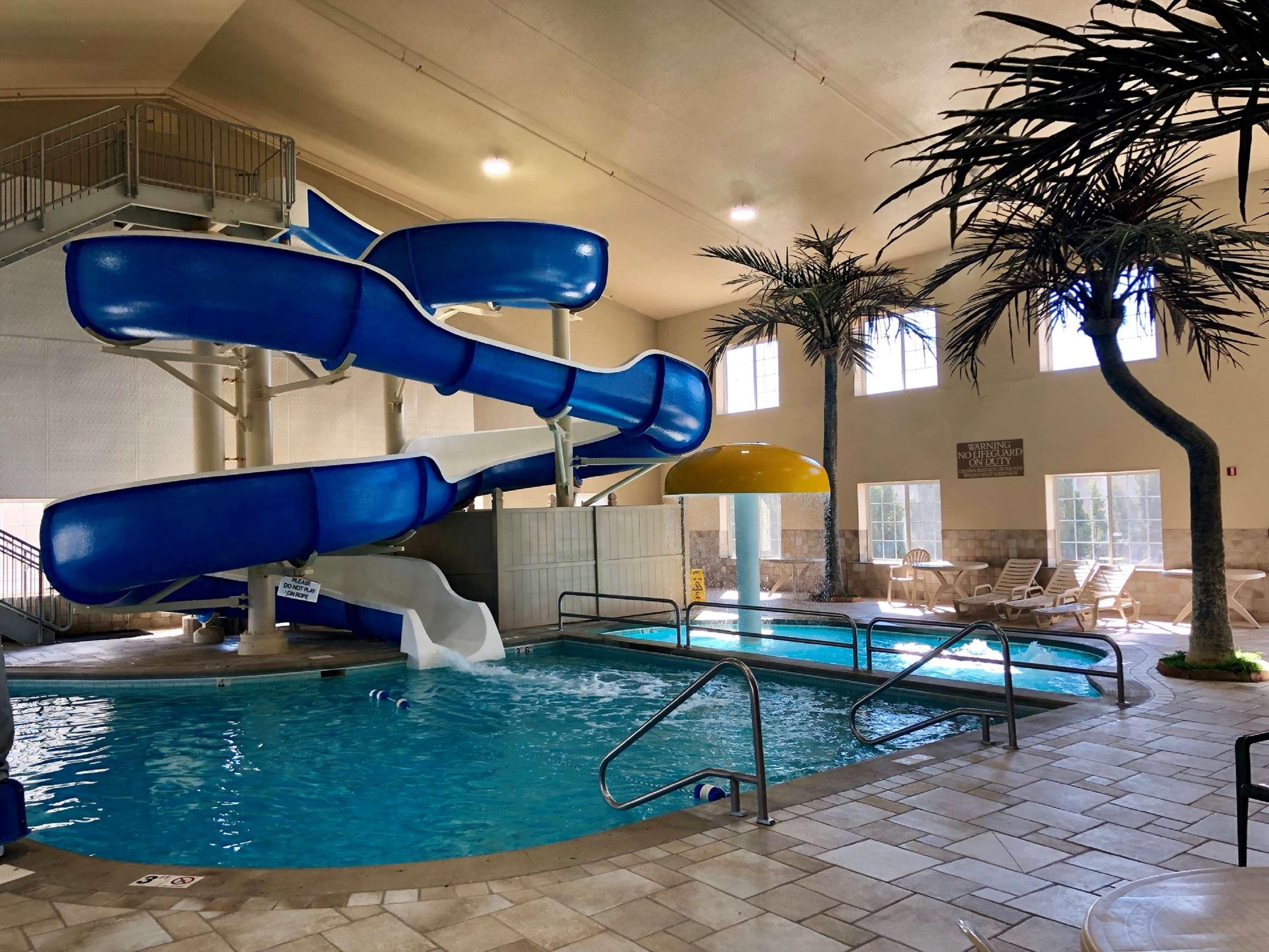 Country Inn & Suites By Radisson Bismarck Waterpark Εξωτερικό φωτογραφία