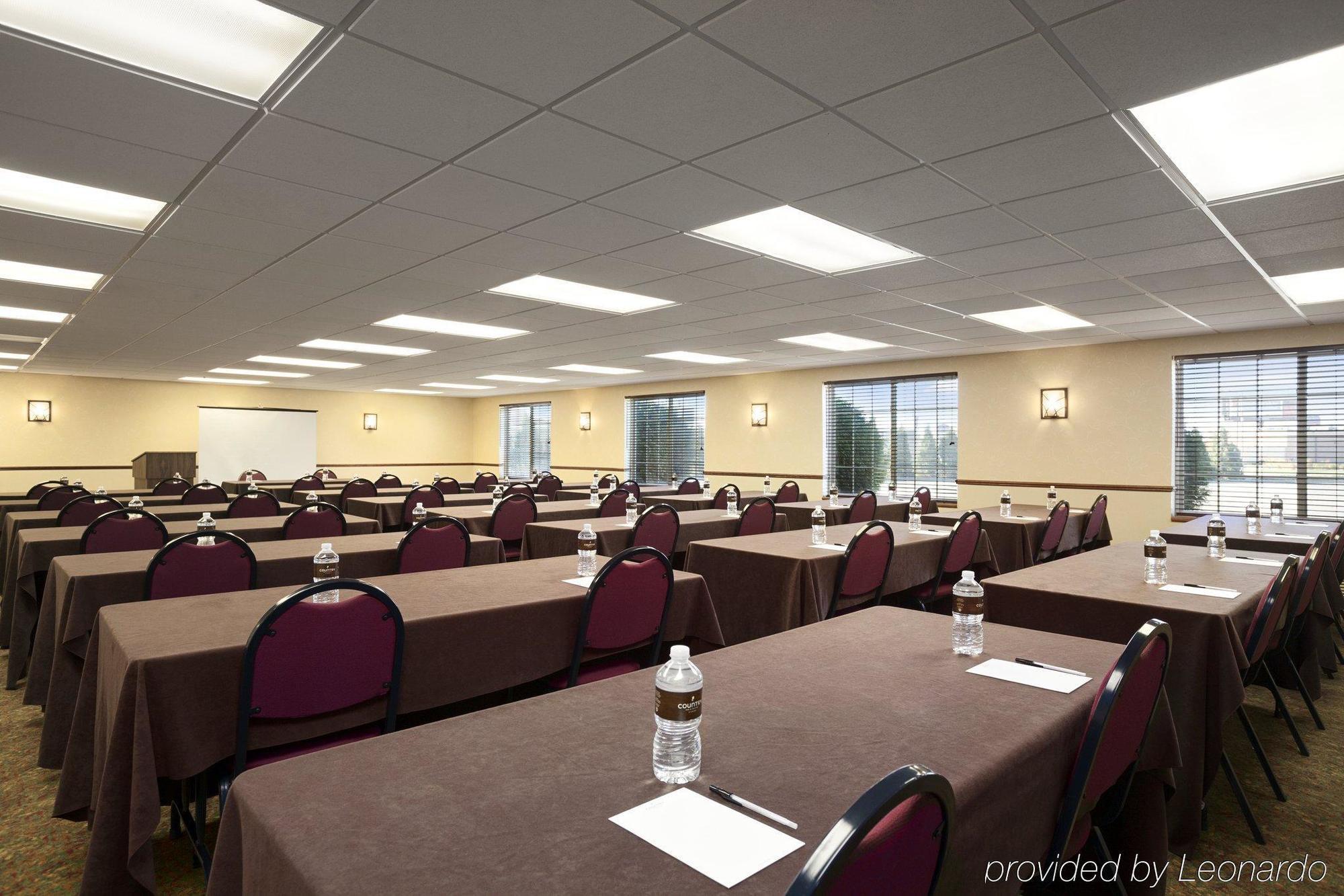 Country Inn & Suites By Radisson Bismarck Waterpark Εξωτερικό φωτογραφία