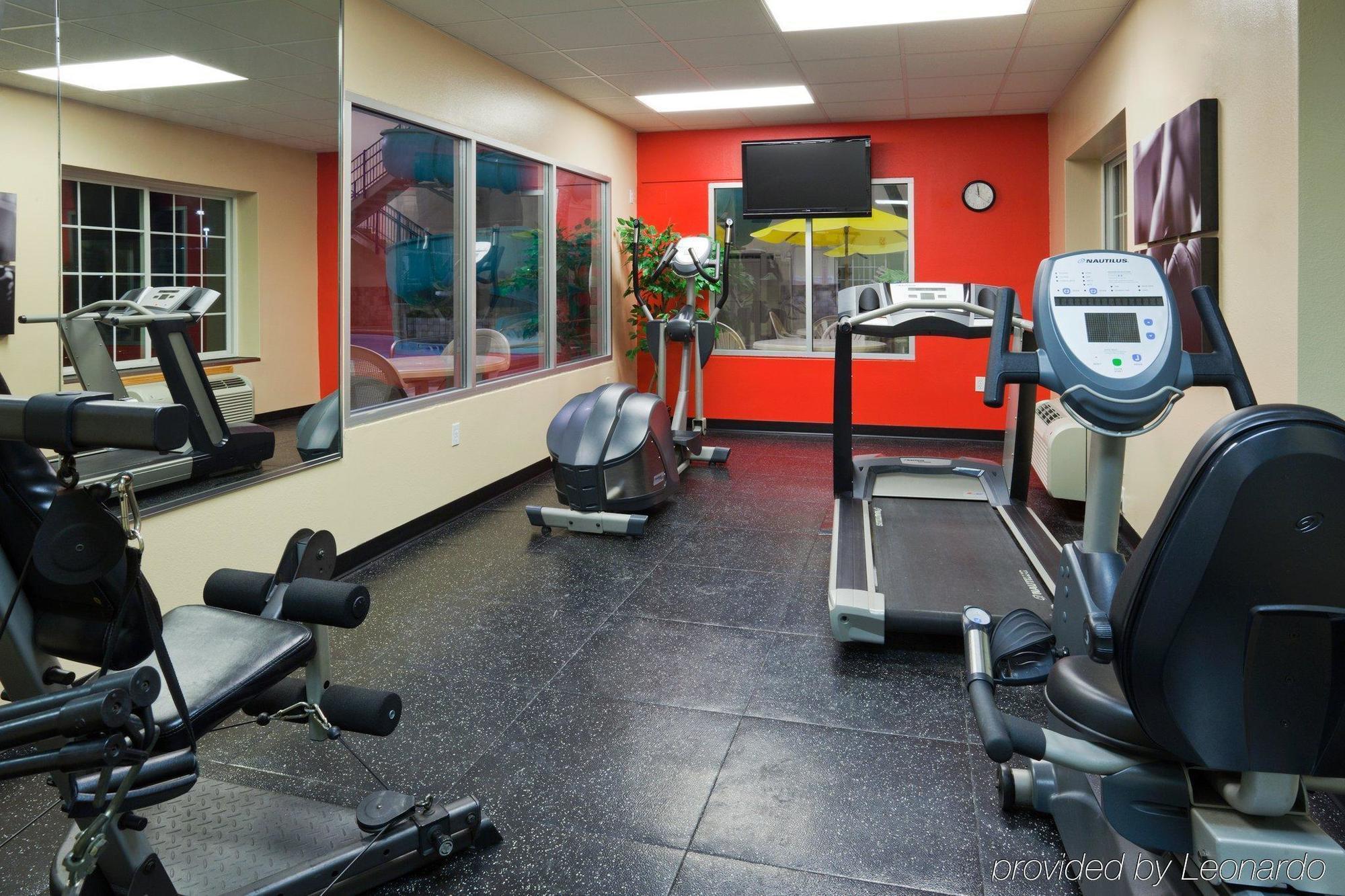 Country Inn & Suites By Radisson Bismarck Waterpark Ανέσεις φωτογραφία