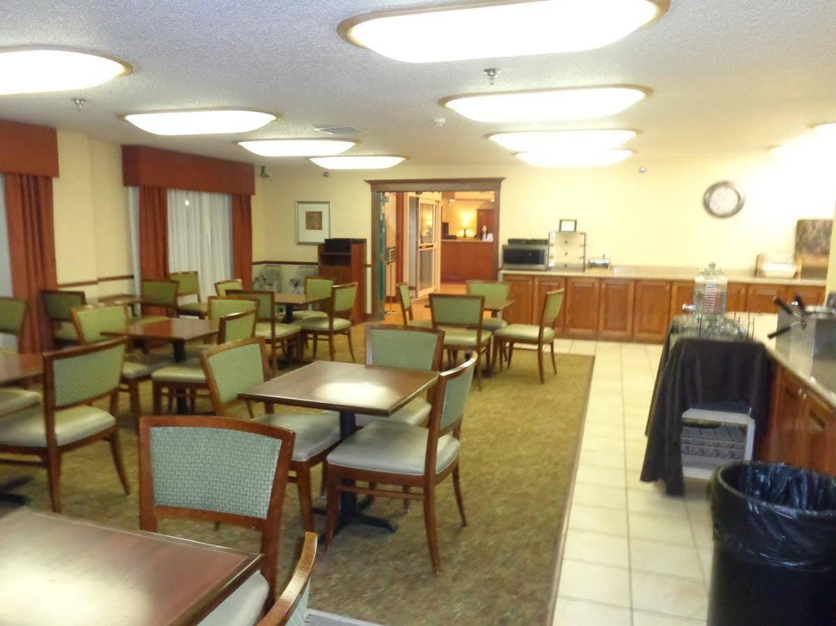 Country Inn & Suites By Radisson Bismarck Waterpark Εξωτερικό φωτογραφία